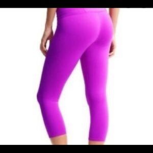 Athleta Women’s Sonar Capri Size M EUC